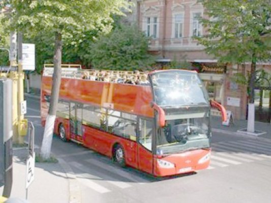 Bucureştenii se vor plimba cu autobuzele supraetajate din Constanţa
